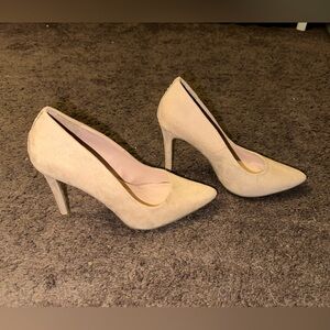 Faux suede 4” Beige Women's Pumps with heel design